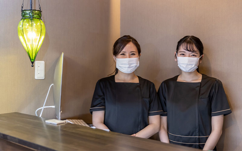 スタッフのマスク着用、若しくはフェイスシード着用